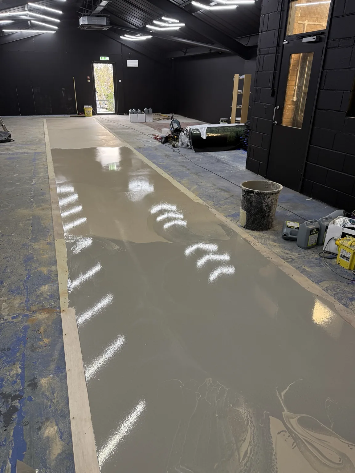 Sled track floor build-up