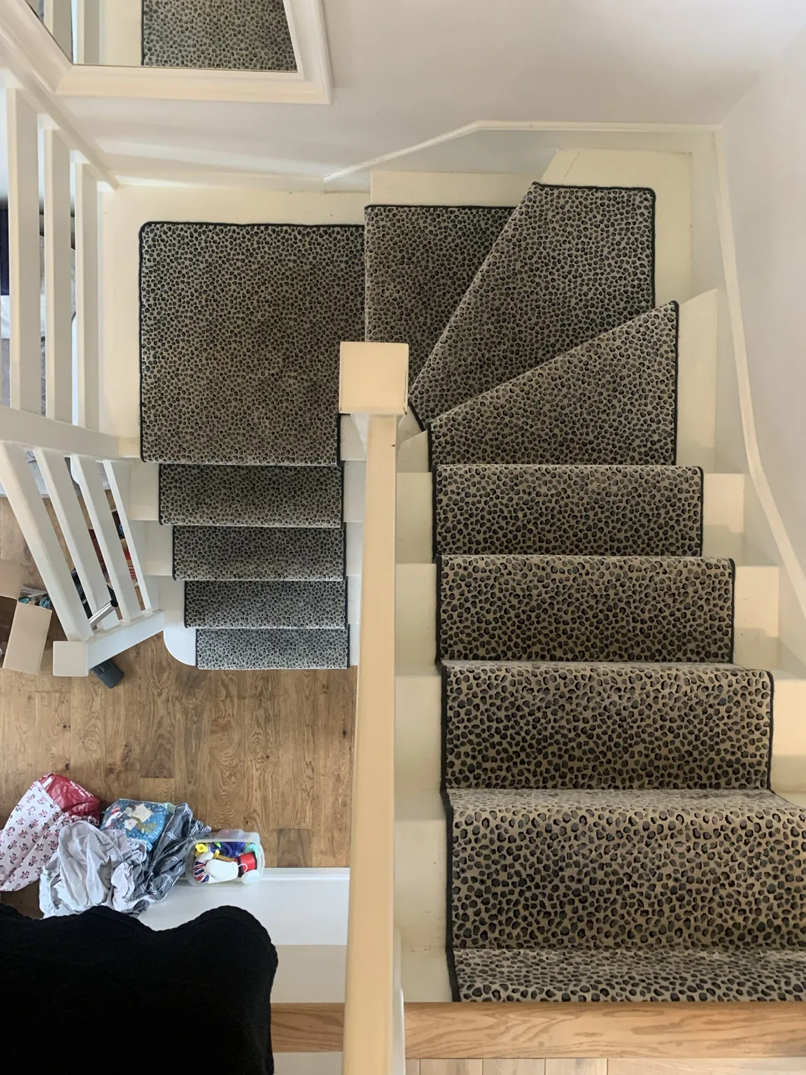 Neo Silk Platinum leopard print stair carpet